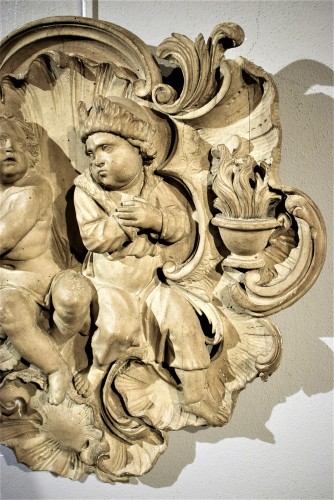 Antiquités - Allégorie de l'hiver et du printemps, Bois sculpté du XVIIIe siècle
